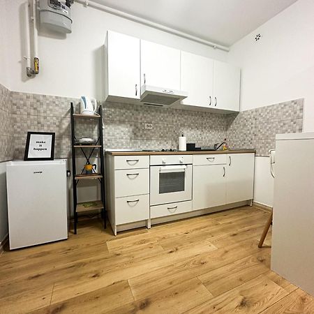 Appartement Studio Lana-Near The City Center With Parking à Zagreb Extérieur photo