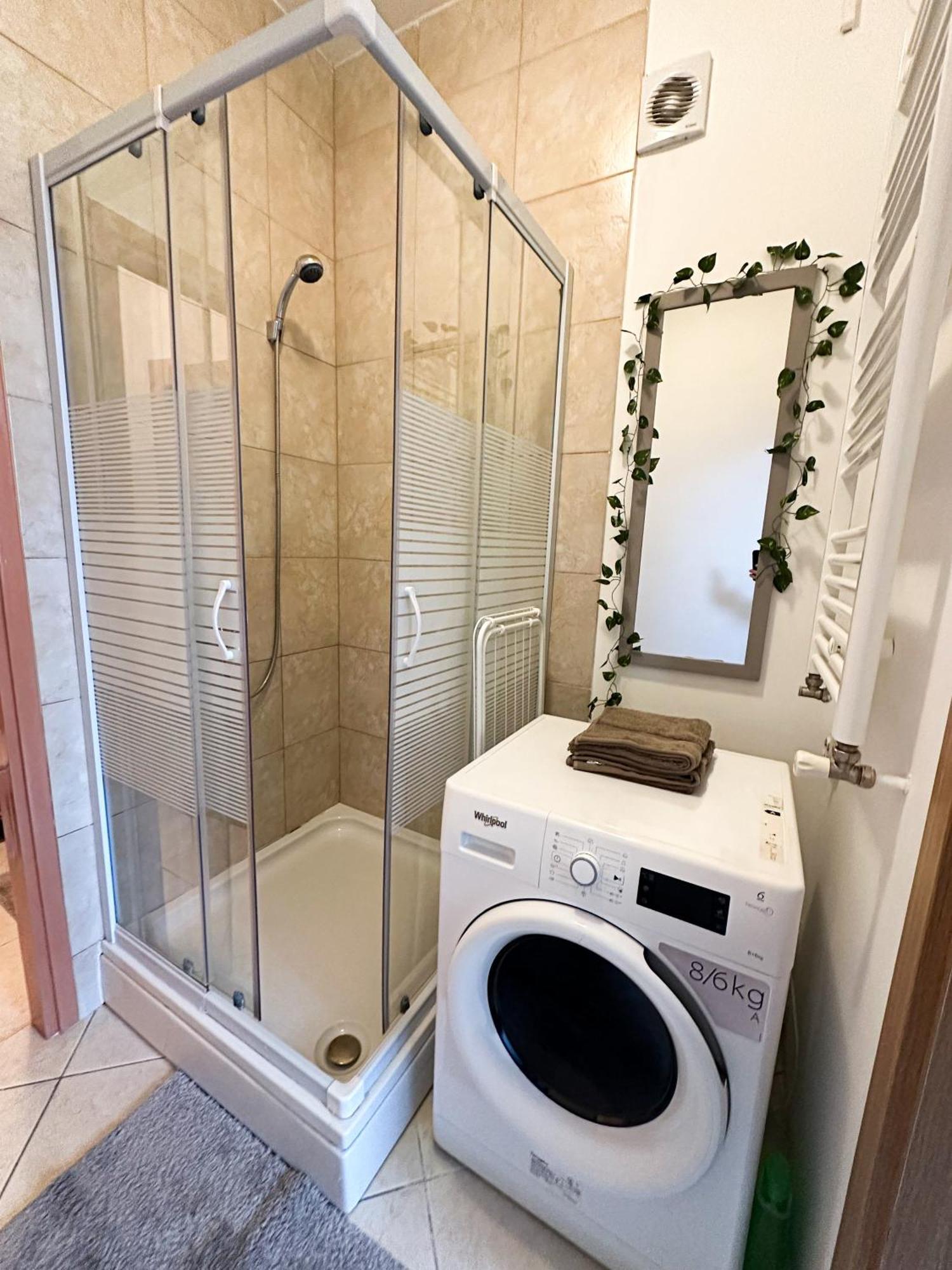 Appartement Studio Lana-Near The City Center With Parking à Zagreb Extérieur photo